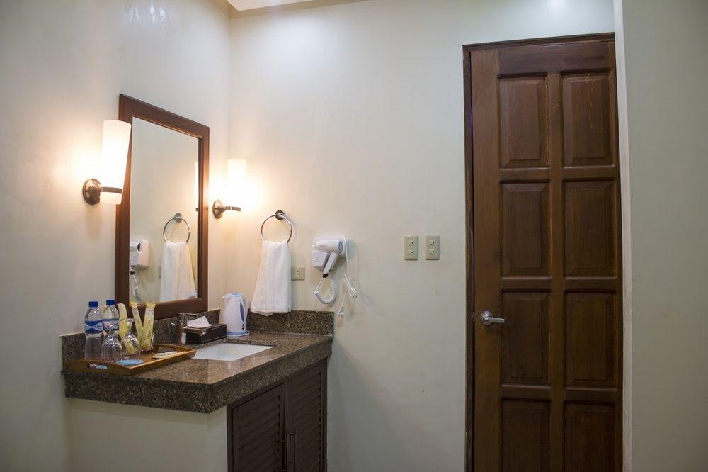 Costa Palawan Resort Puerto Princesa Esterno foto