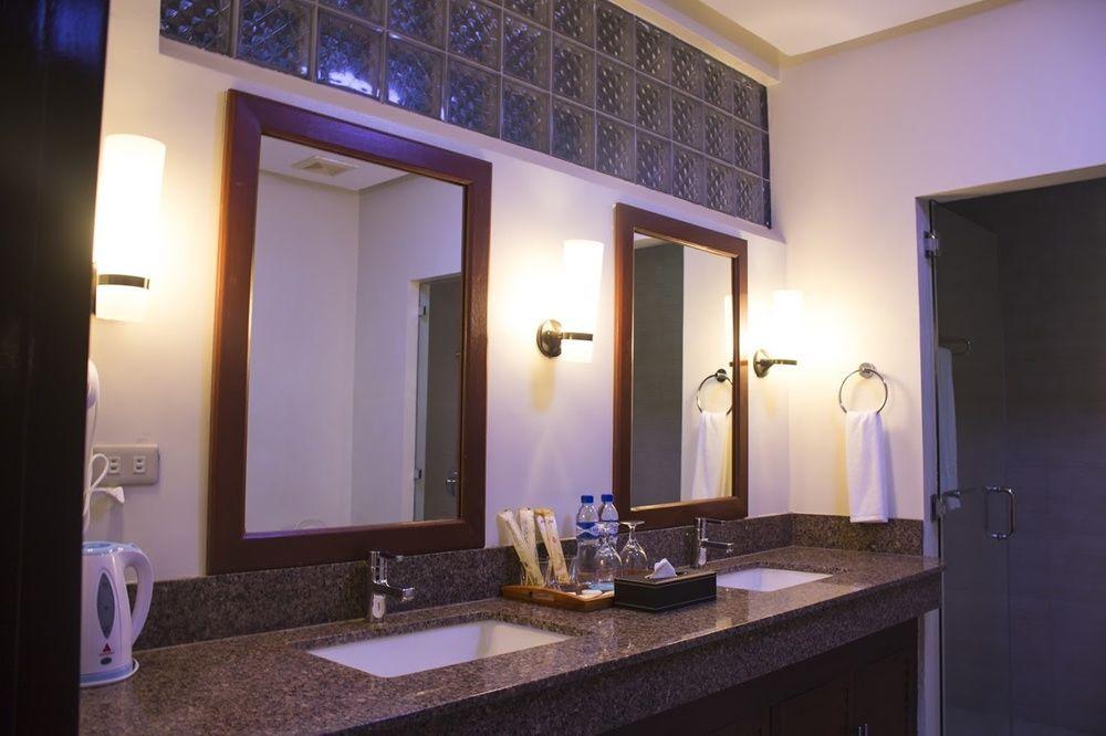Costa Palawan Resort Puerto Princesa Esterno foto